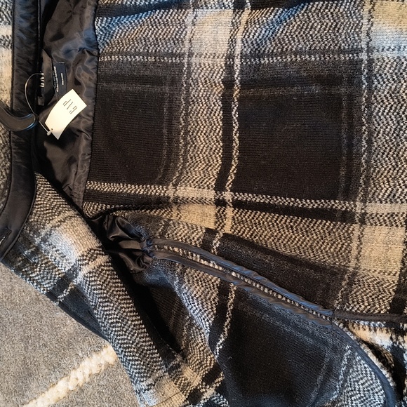 Wool coat checker - Picture 8 of 9